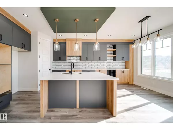 Edmonton, AB T5Z0G6,8515 183 AV NW NW