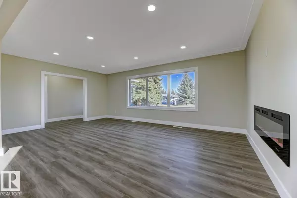 Edmonton, AB T5E4A1,12904 95A ST NW