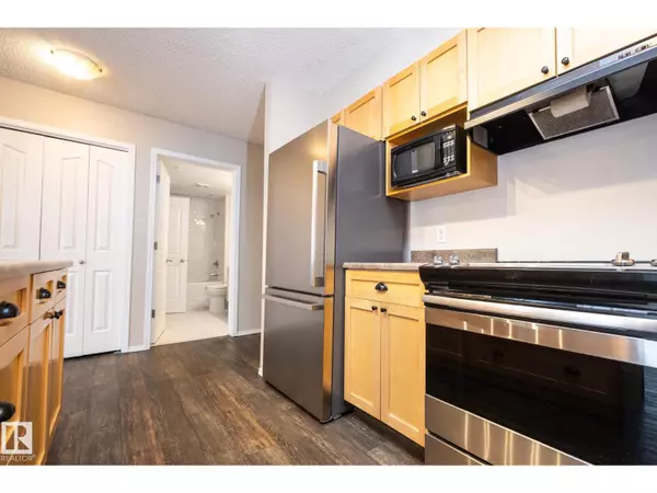 Edmonton, AB T5K2Y8,#406 10311 111 ST NW