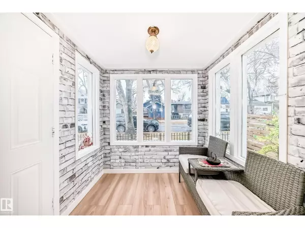 Edmonton, AB T5G0Z4,11331 92 ST NW