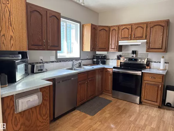 Drayton Valley, AB T7A1J3,4745 49 AV