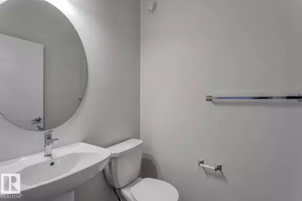 Edmonton, AB T6M3E8,19019 20 AV NW