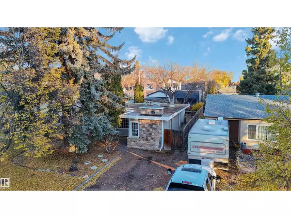 Edmonton, AB T6E0R9,9316 69 AV NW