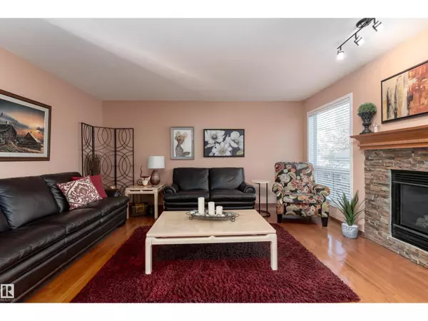 735 BALFOUR CL NW, Edmonton, AB T5T6H7