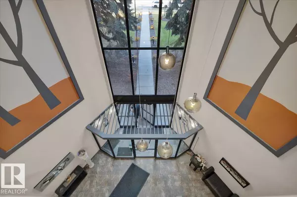 Edmonton, AB T6H5G9,#213 5520 RIVERBEND RD NW