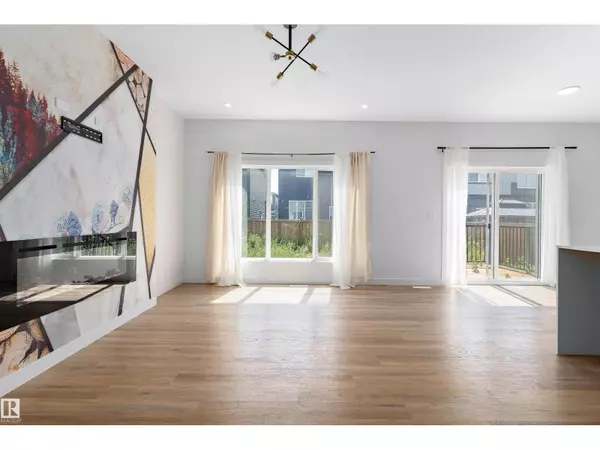 Edmonton, AB T6W4A5,5747 KOOTOOK WY SW