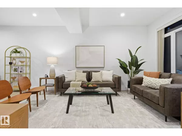 Edmonton, AB T6G0A7,11434 71 AV NW