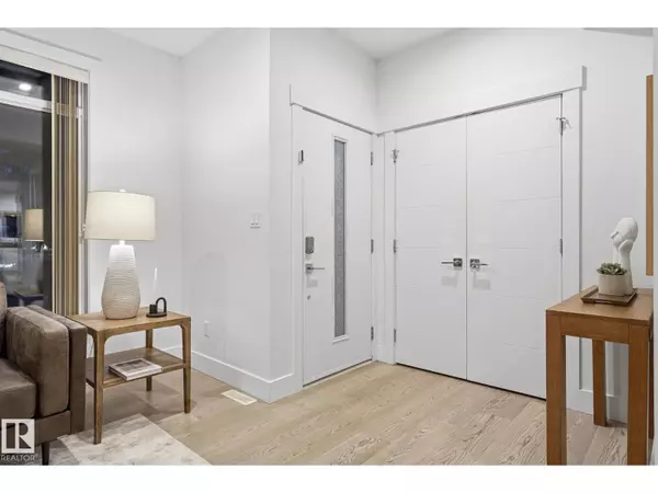 Edmonton, AB T6G0A7,11434 71 AV NW