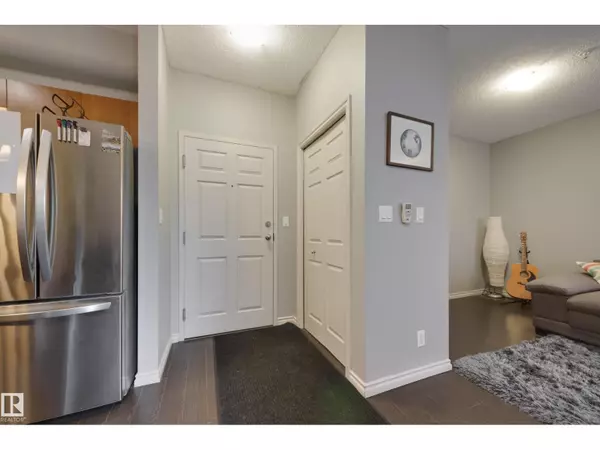 Edmonton, AB T5K1M7,#301 10235 112 ST NW