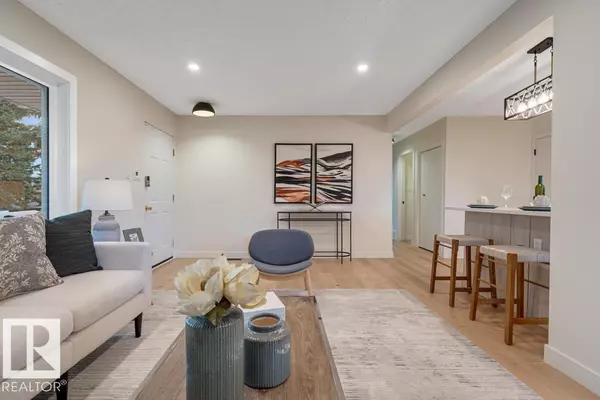 Edmonton, AB T5R4C1,15022 86 AV NW