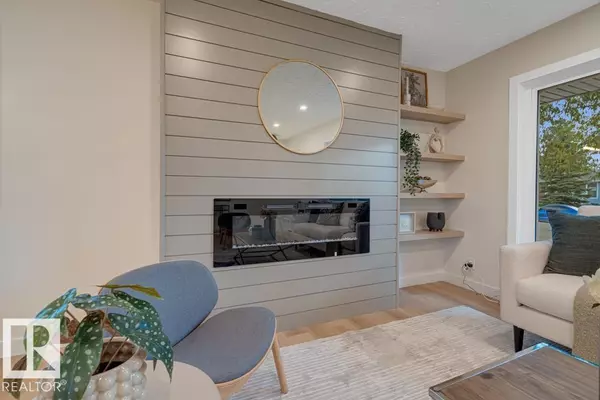 Edmonton, AB T5R4C1,15022 86 AV NW