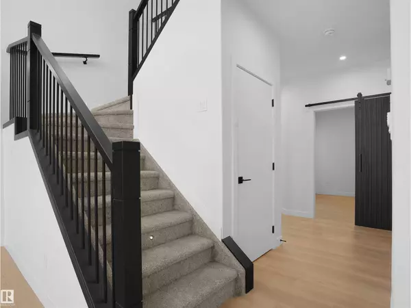 Edmonton, AB T5T5M8,955 Elderberry Landing NW