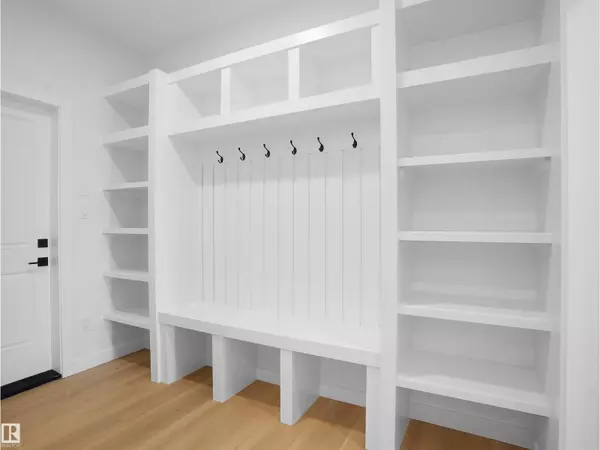 Edmonton, AB T5T5M8,955 Elderberry Landing NW