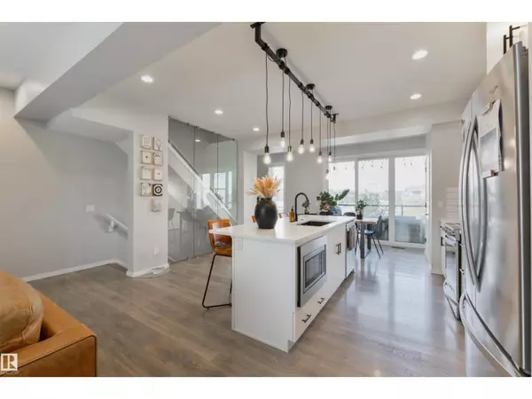 8273 CHAPPELLE WY SW, Edmonton, AB T6W1A6