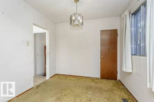 Edmonton, AB T5M1R7,11564 139 ST NW