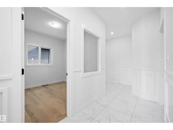 Edmonton, AB T5S0W4,234 KINGLET BV NW