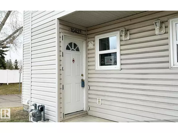 Edmonton, AB T6J4S2,10427 24 AV NW