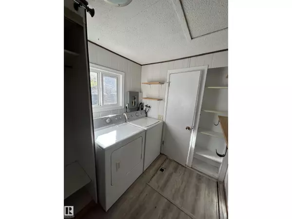 Edmonton, AB T6H1T1,10657 64 AV NW