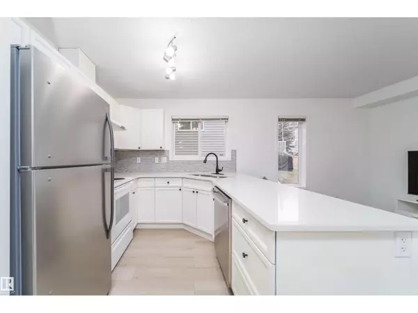 Edmonton, AB T5A0E8,#30 130 Hyndman CR NW NW