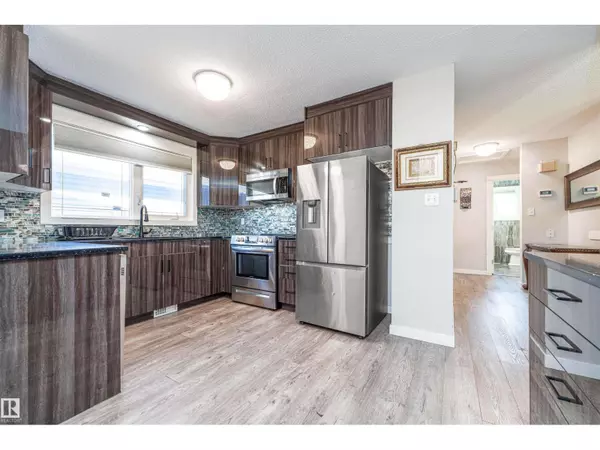Edmonton, AB T5C1H7,14815 78 ST NW