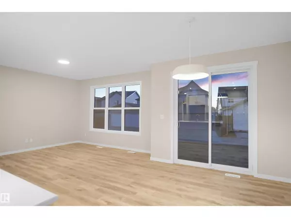 Edmonton, AB T5T7A7,9828 219 ST NW