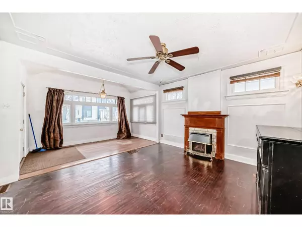 Edmonton, AB T5G1T8,11619 96 ST NW