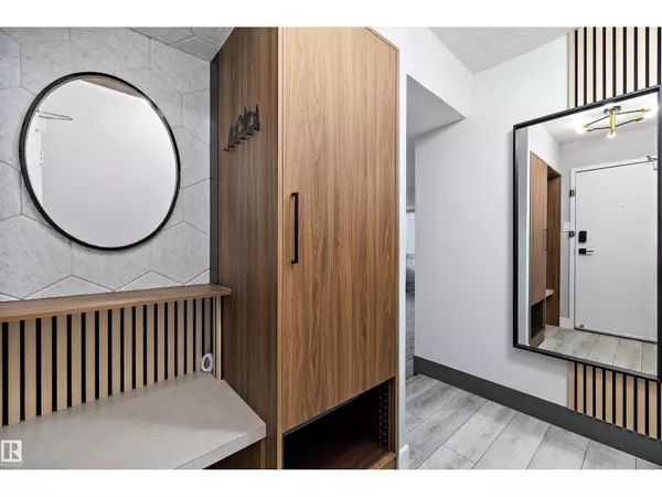 Edmonton, AB T5K2L2,#401 10160 114 ST NW