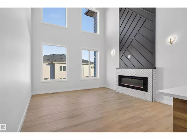 Spruce Grove, AB T7X0X5,17 Hull WD