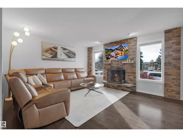 Edmonton, AB T6L1A3,75 GRAND MEADOW CR NW