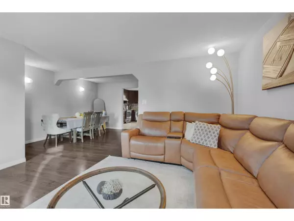 Edmonton, AB T6L1A3,75 GRAND MEADOW CR NW