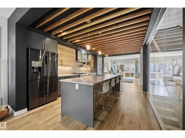 Edmonton, AB T6E1G1,9803 74 AV NW