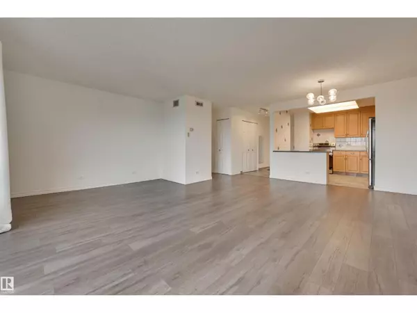 Edmonton, AB T6G2P9,#1204 11027 87 AV NW