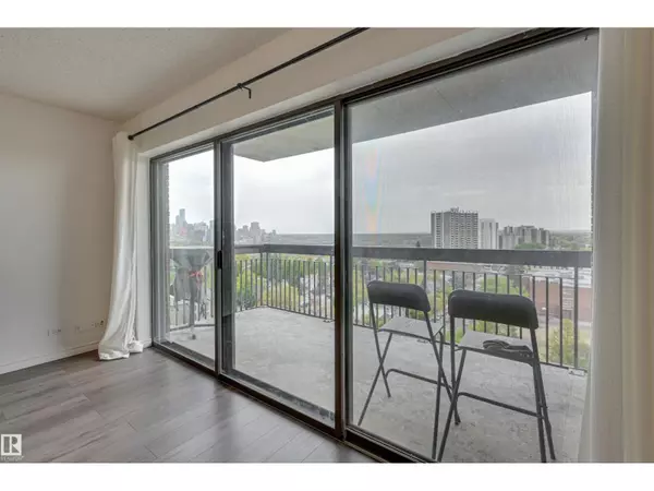 Edmonton, AB T6G2P9,#1204 11027 87 AV NW