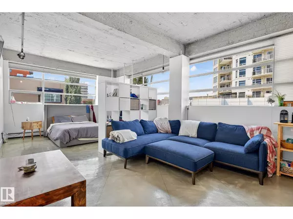 #201 10355 105 ST NW, Edmonton, AB T5J1E8