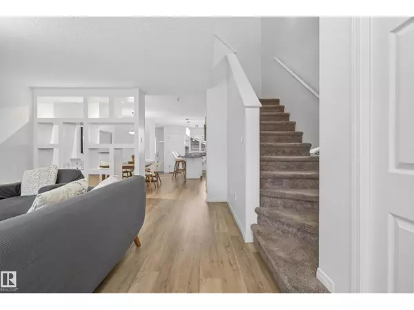 Edmonton, AB T6X1W9,5194 CRABAPPLE LINK LI SW