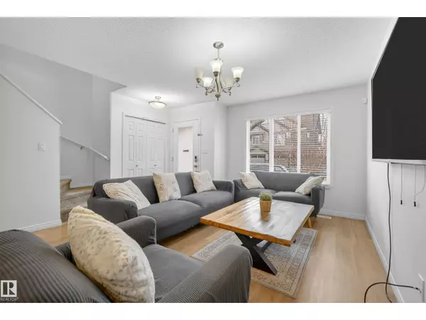 Edmonton, AB T6X1W9,5194 CRABAPPLE LI SW