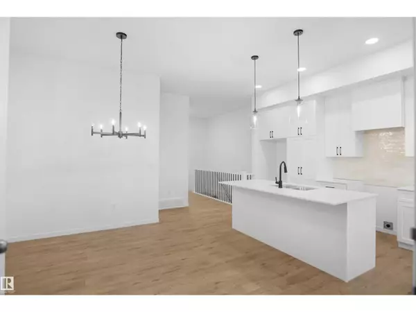 Edmonton, AB T5G2S5,7507 OBSERVER LN NW