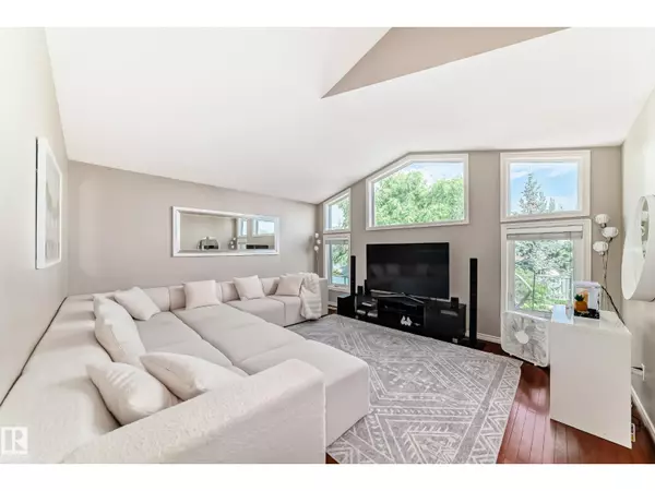 Edmonton, AB T6M0C1,20604 48 AV NW NW