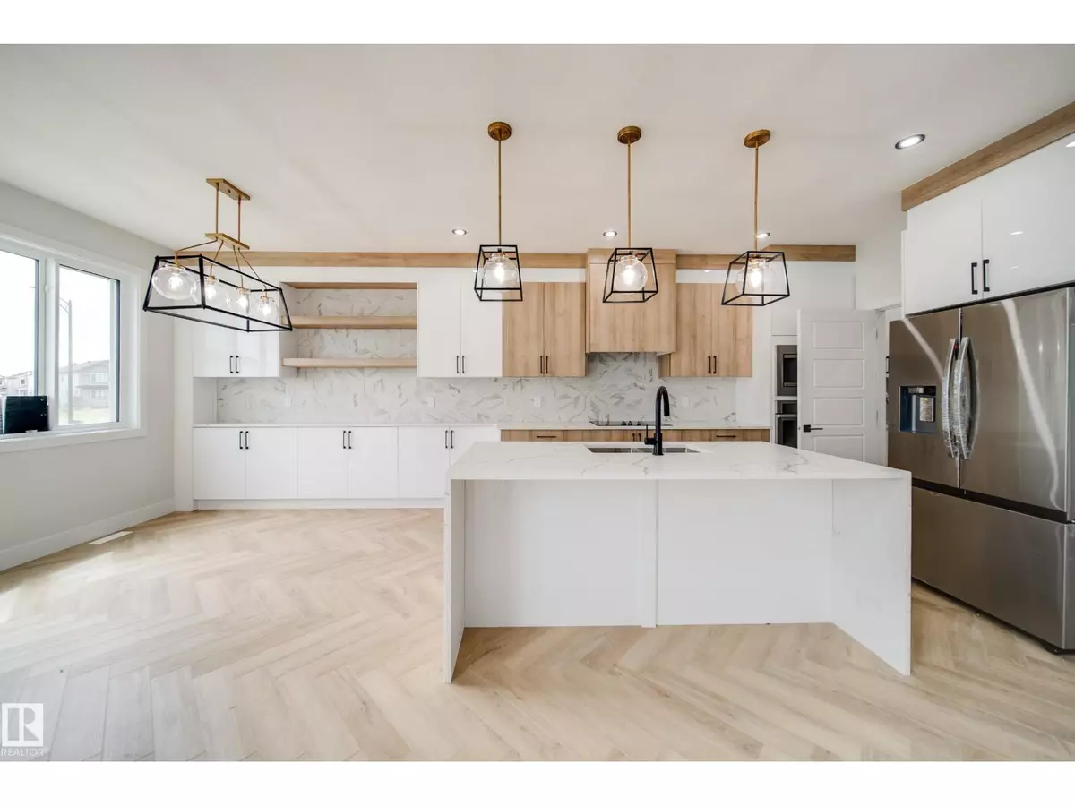 Edmonton, AB T5Z0S8,8815 183 AV NW