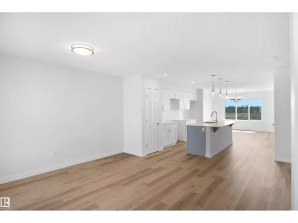 Edmonton, AB T5Z0T4,7347 181 AV NW