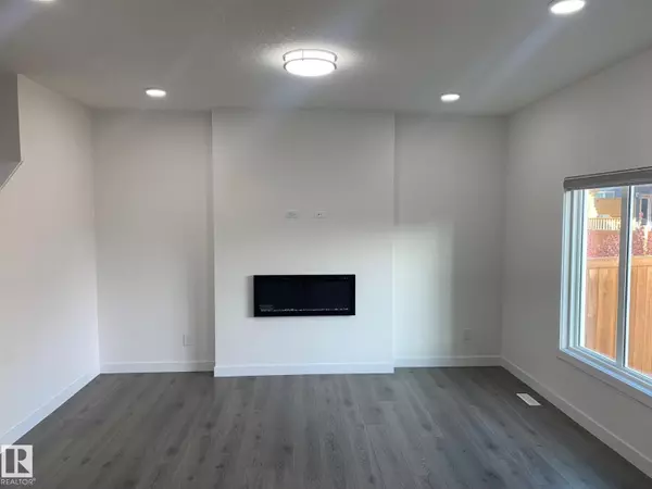 Edmonton, AB T6M0Y4,370 Edgemont RD NW