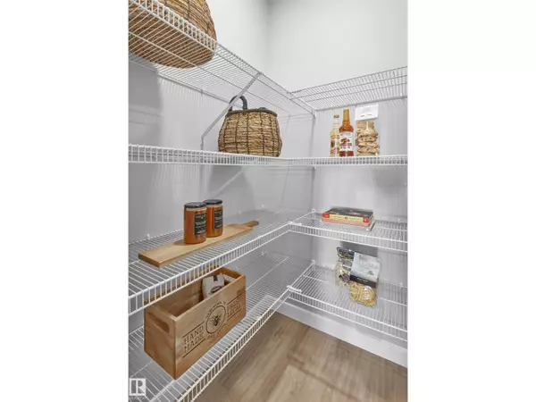 Edmonton, AB T6W5M8,4836 CAWSEY TC SW