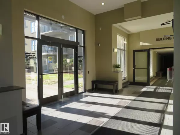 Edmonton, AB T5Y3E8,#2-417 4245 139 AV NW