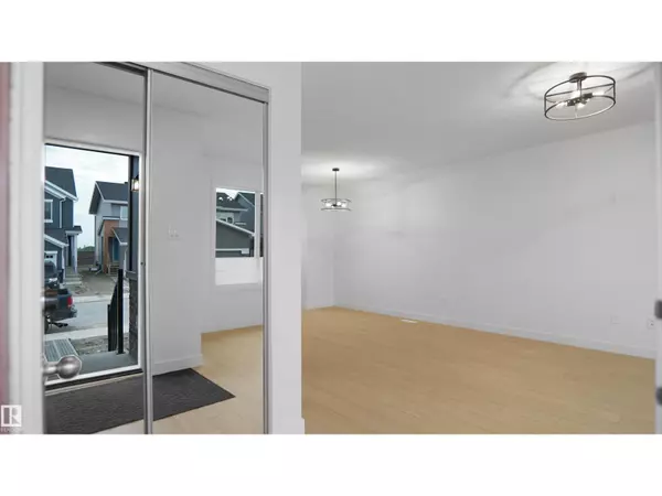 Edmonton, AB T6M3C4,21139 25 AV NW