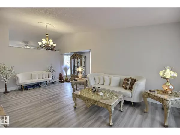 Edmonton, AB T5X5P1,10735 BEAUMARIS RD NW