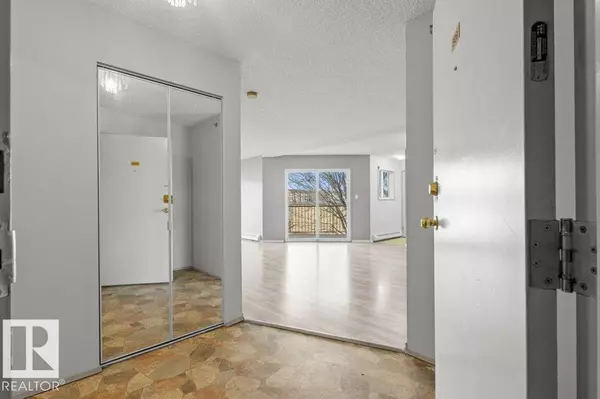 Edmonton, AB T5B5B4,#309 11218 80 ST NW