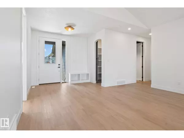 Edmonton, AB T5S0R6,20908 128 AV NW