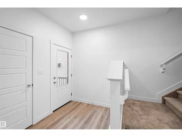 Edmonton, AB T5S0S8,637 KINGLET BV NW