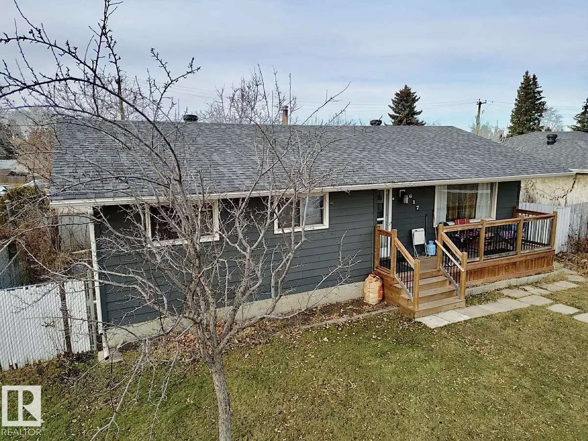 Spruce Grove, AB T7X2H1,617 MCLEOD AV