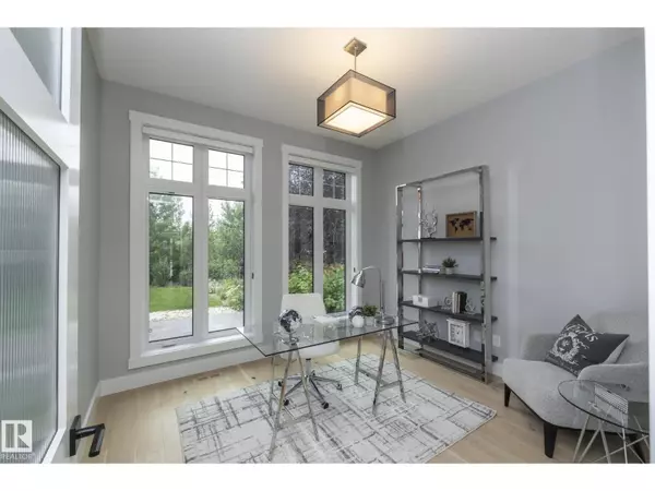 Edmonton, AB T6R0G9,7549 MAY CM NW